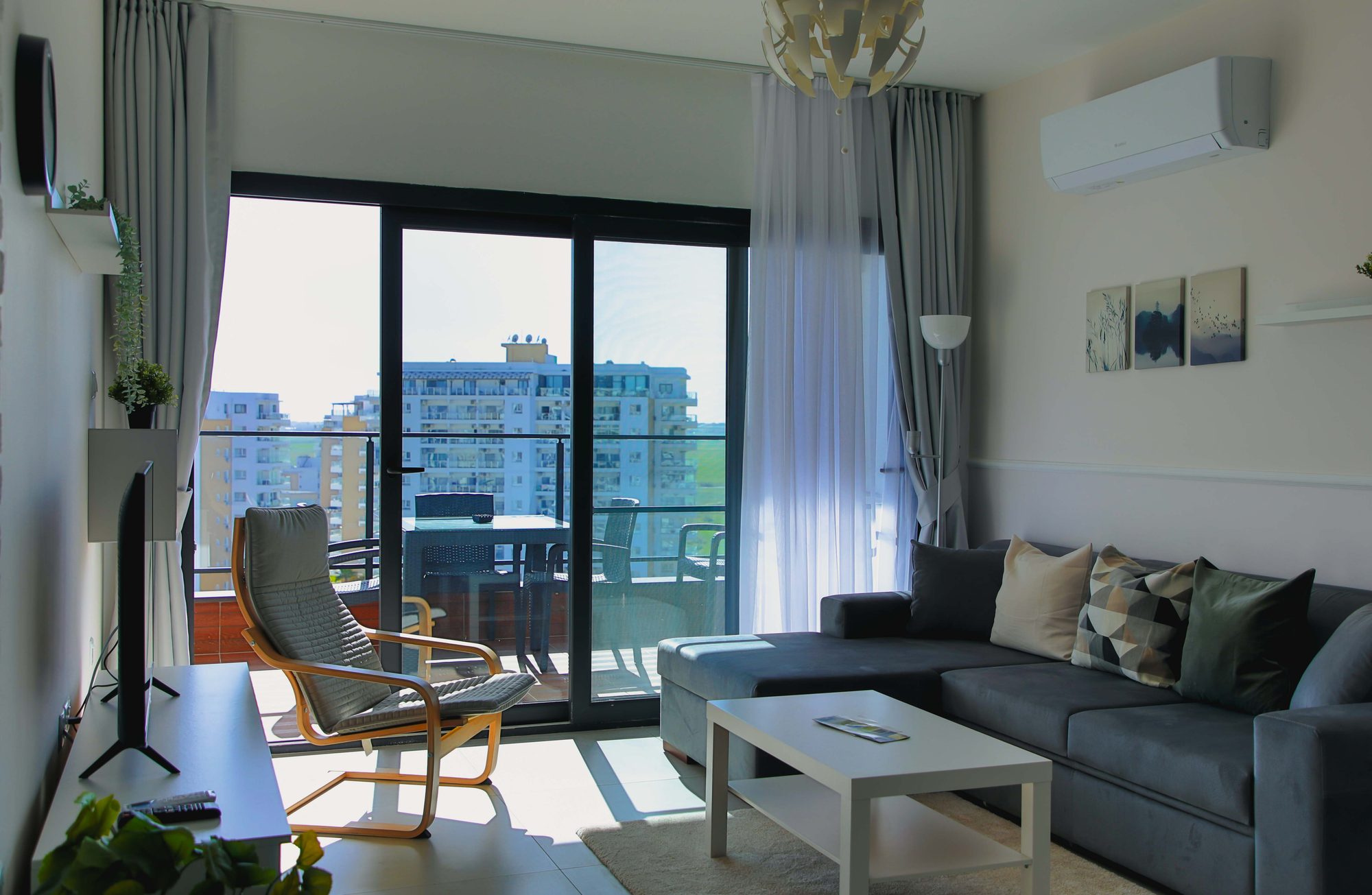 Lounge with balcony doors